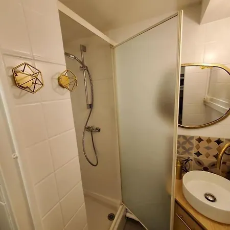 Les Valericaines - En Plein Coeur De La Cite Medievale Apartman *